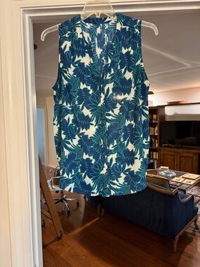 NYDJ, Sleeveless Tropical Print Button-Front Blouse - Teal & White
Size L